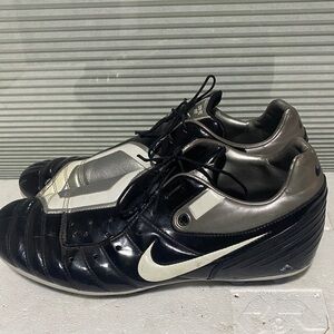 Nike Black and White Men's Shoes